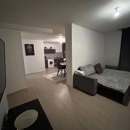 Apartment Centre *