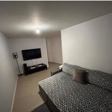 Centre Apartment *