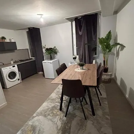 Centre Apartment *