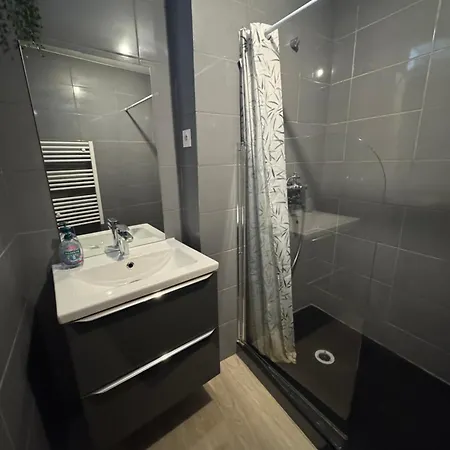 Apartment Centre *
